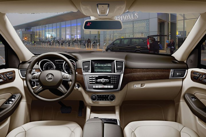 Private Transfer from Abu Dhabi Airport (AUH) to Fujairah